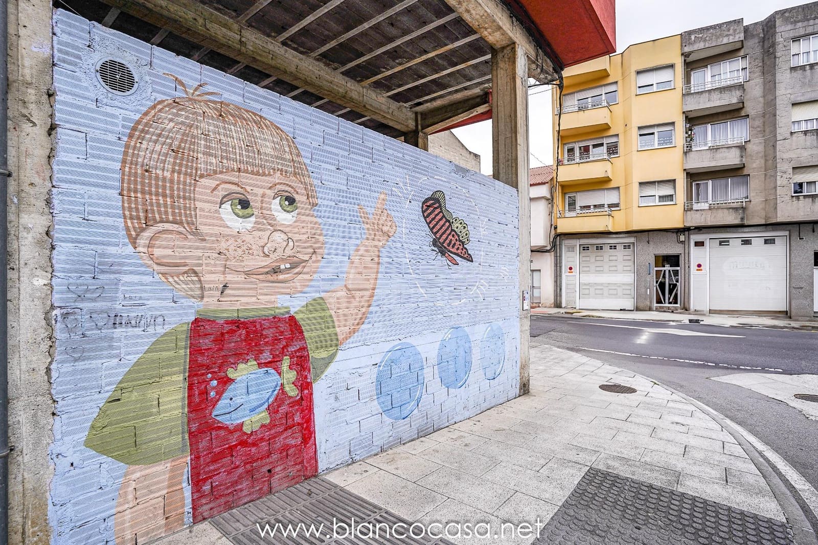 Commercieel te koop in Carballo - € 110.000 (Ref: 9383466)