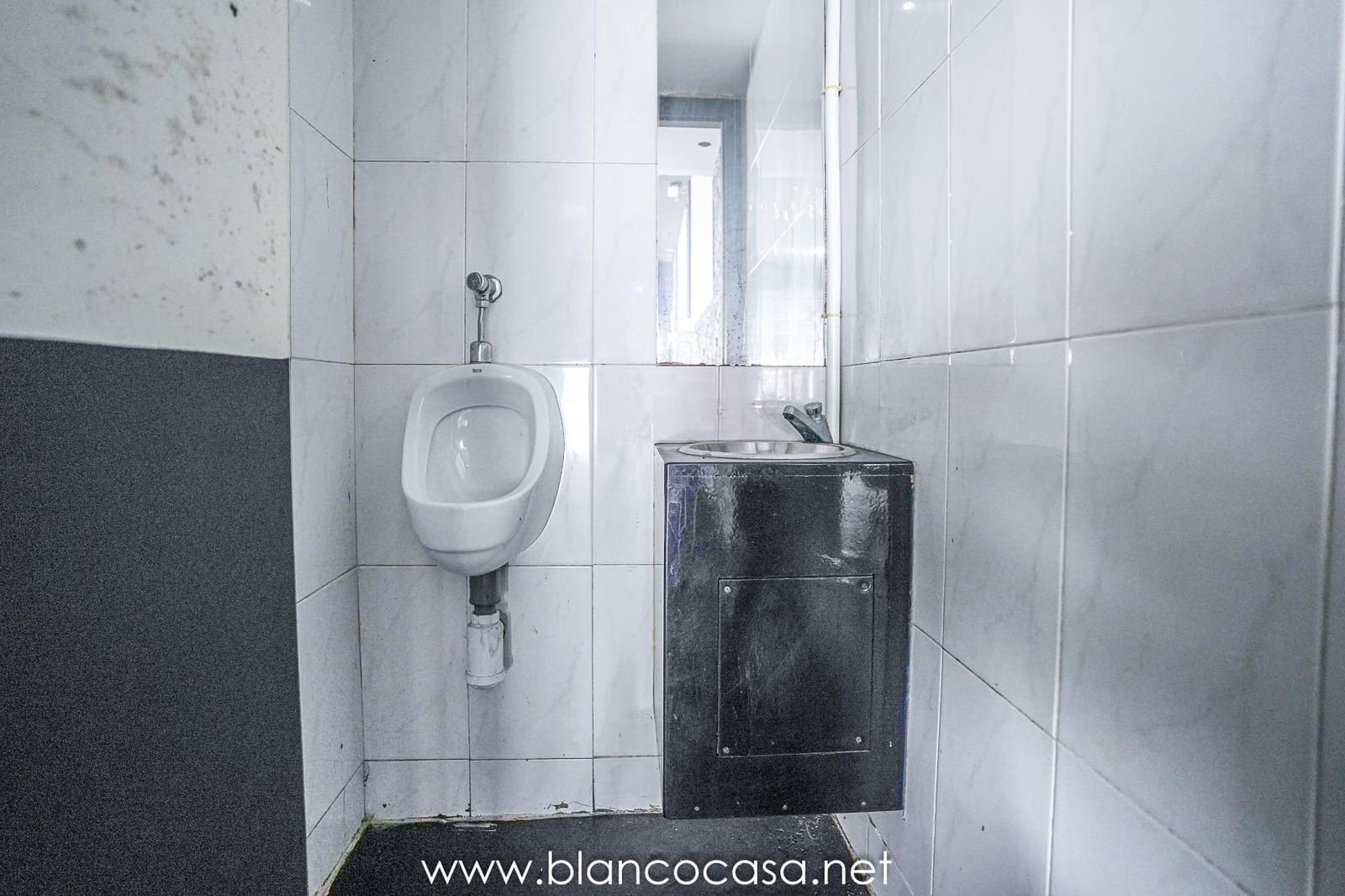 Kommersiell til salgs i Santa Comba - € 49 900 (Ref: 9383467)