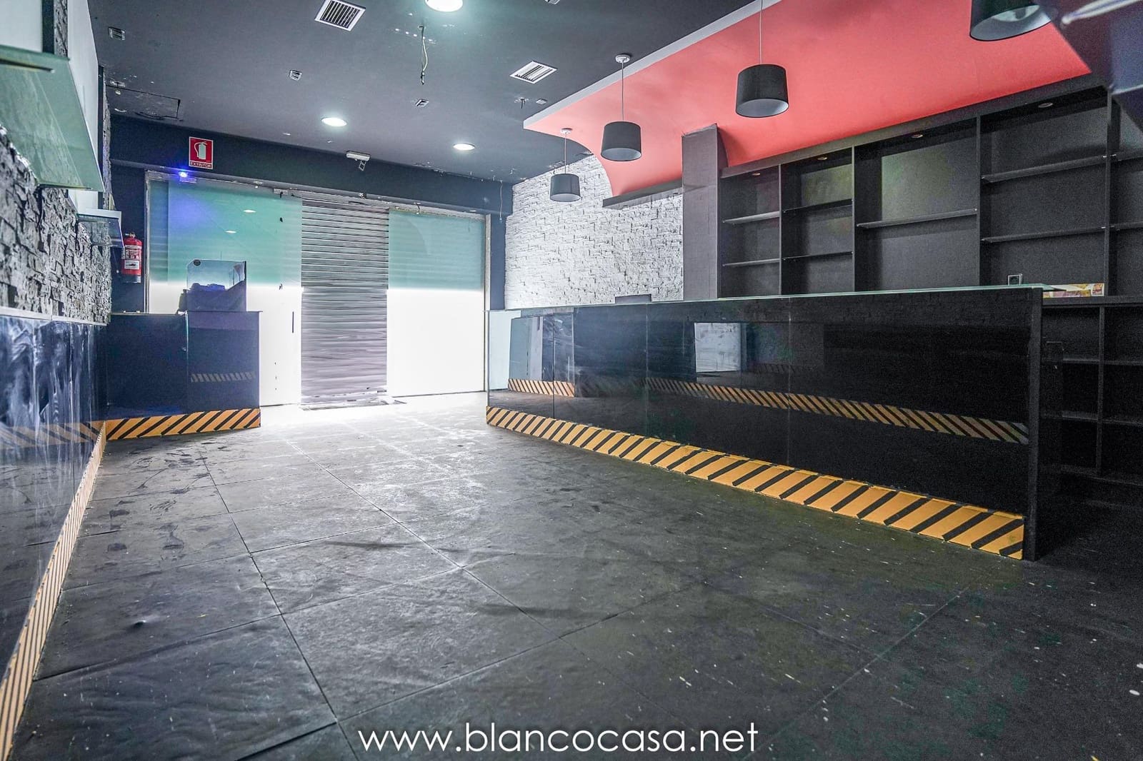 Kommersiell til salgs i Santa Comba - € 49 900 (Ref: 9383467)