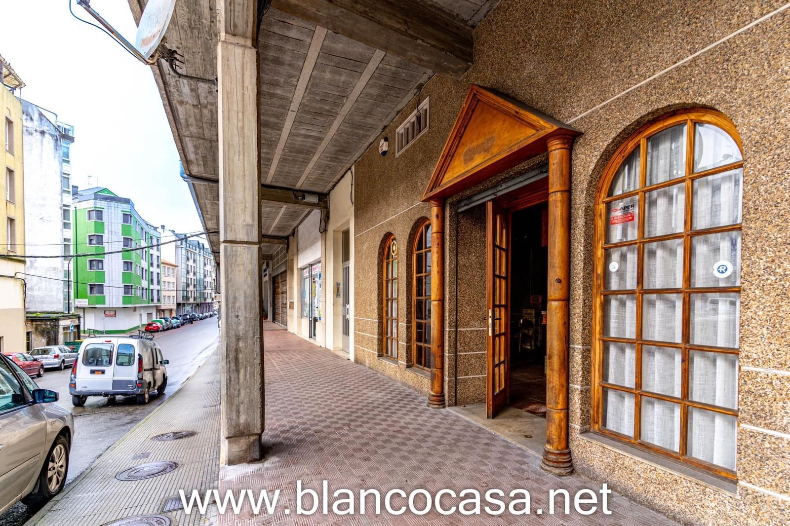 Commercial for rent in Carballo - € 300 (Ref: 9383468)