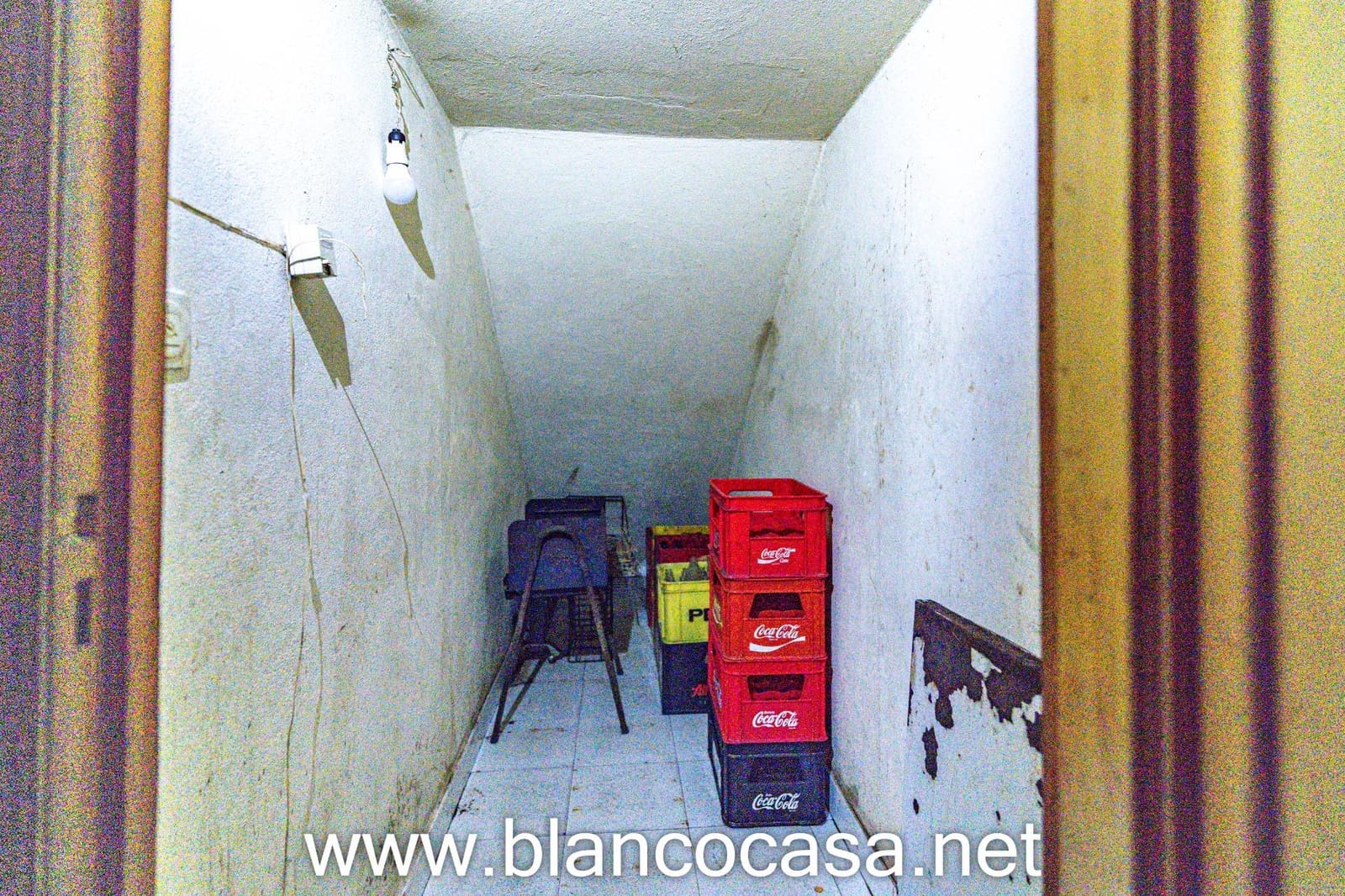 Commercial for rent in Carballo - € 300 (Ref: 9383468)