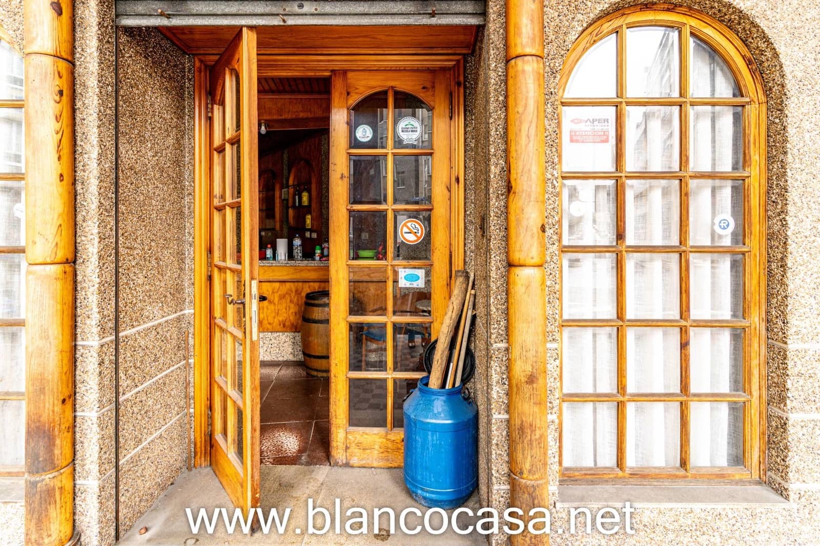 Commercial for rent in Carballo - € 300 (Ref: 9383468)