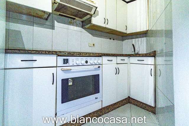 Gewerbe zu vermieten in Carballo - 300 € (Ref: 9383468)