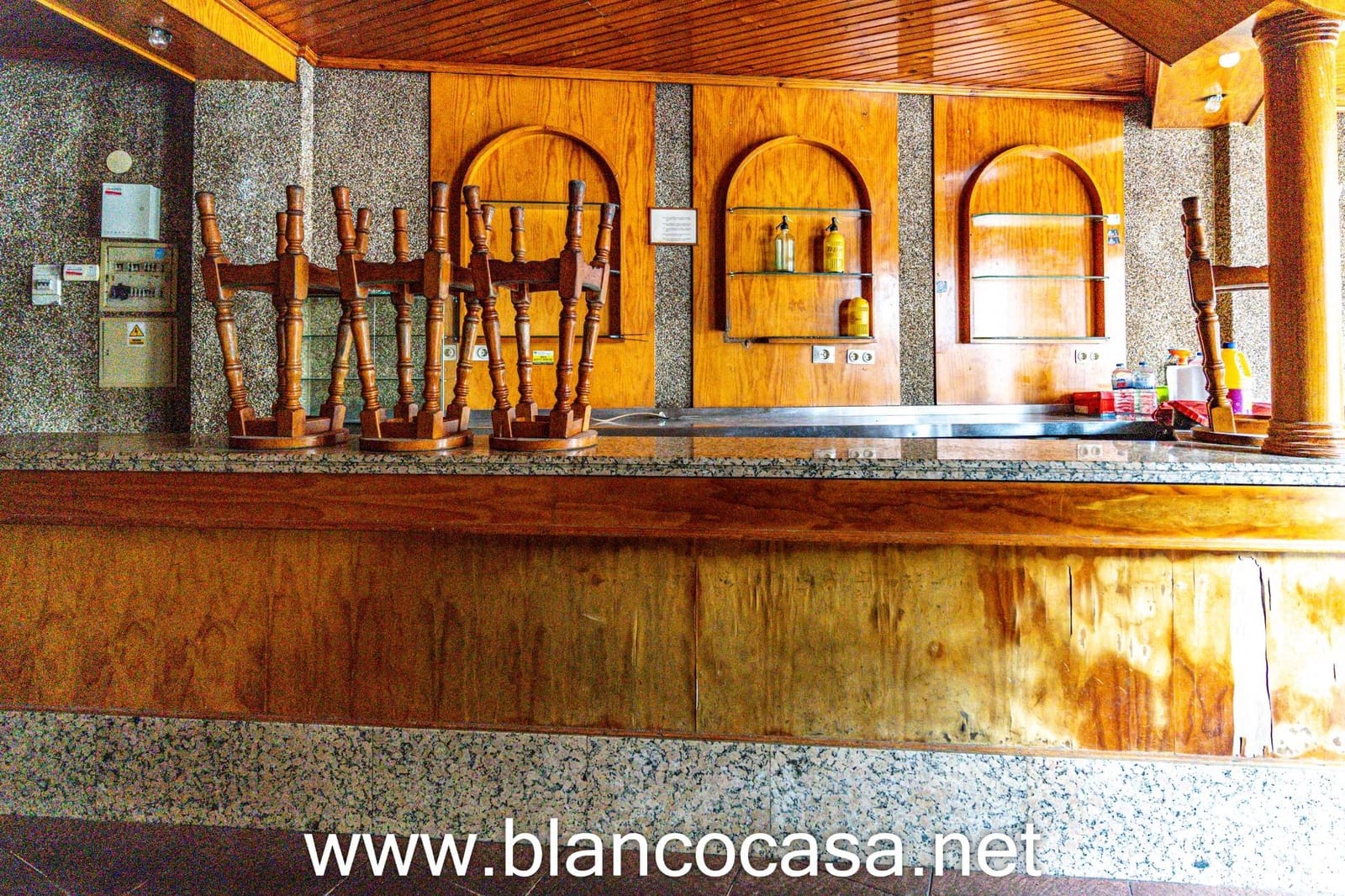 Commercial for rent in Carballo - € 300 (Ref: 9383468)