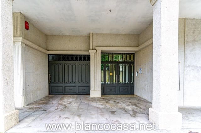 Gewerbe zu vermieten in Carballo mit Garage - 550 € (Ref: 9383469)