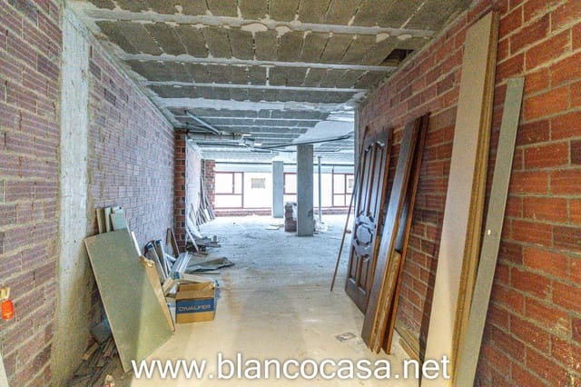 Gewerbe zu vermieten in Carballo mit Garage - 550 € (Ref: 9383469)