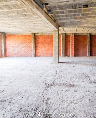 Commercieel te koop in Malpica de Bergantiños met garage - € 120.000 (Ref: 9383473)