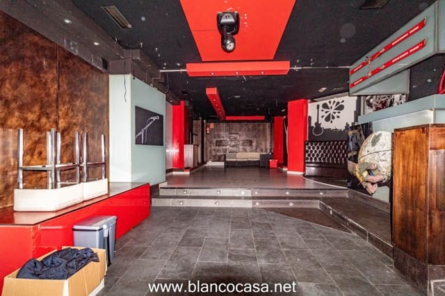 Commercieel te koop in A Laracha - € 92.000 (Ref: 9383475)