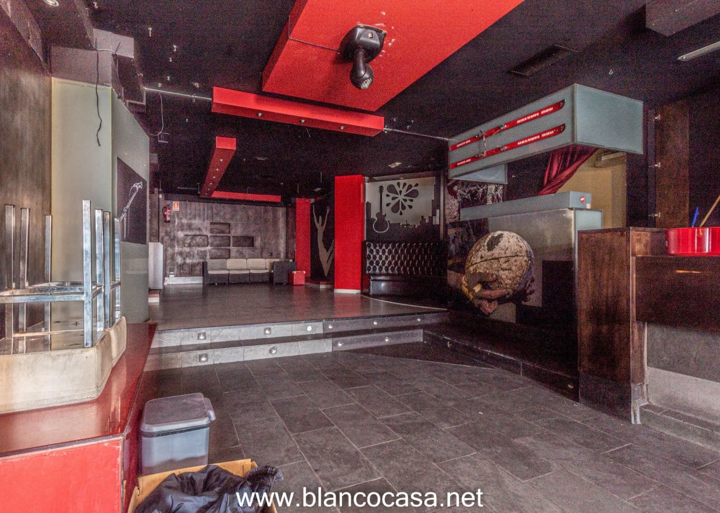 Kommersiell til salgs i A Laracha - € 92 000 (Ref: 9383475)