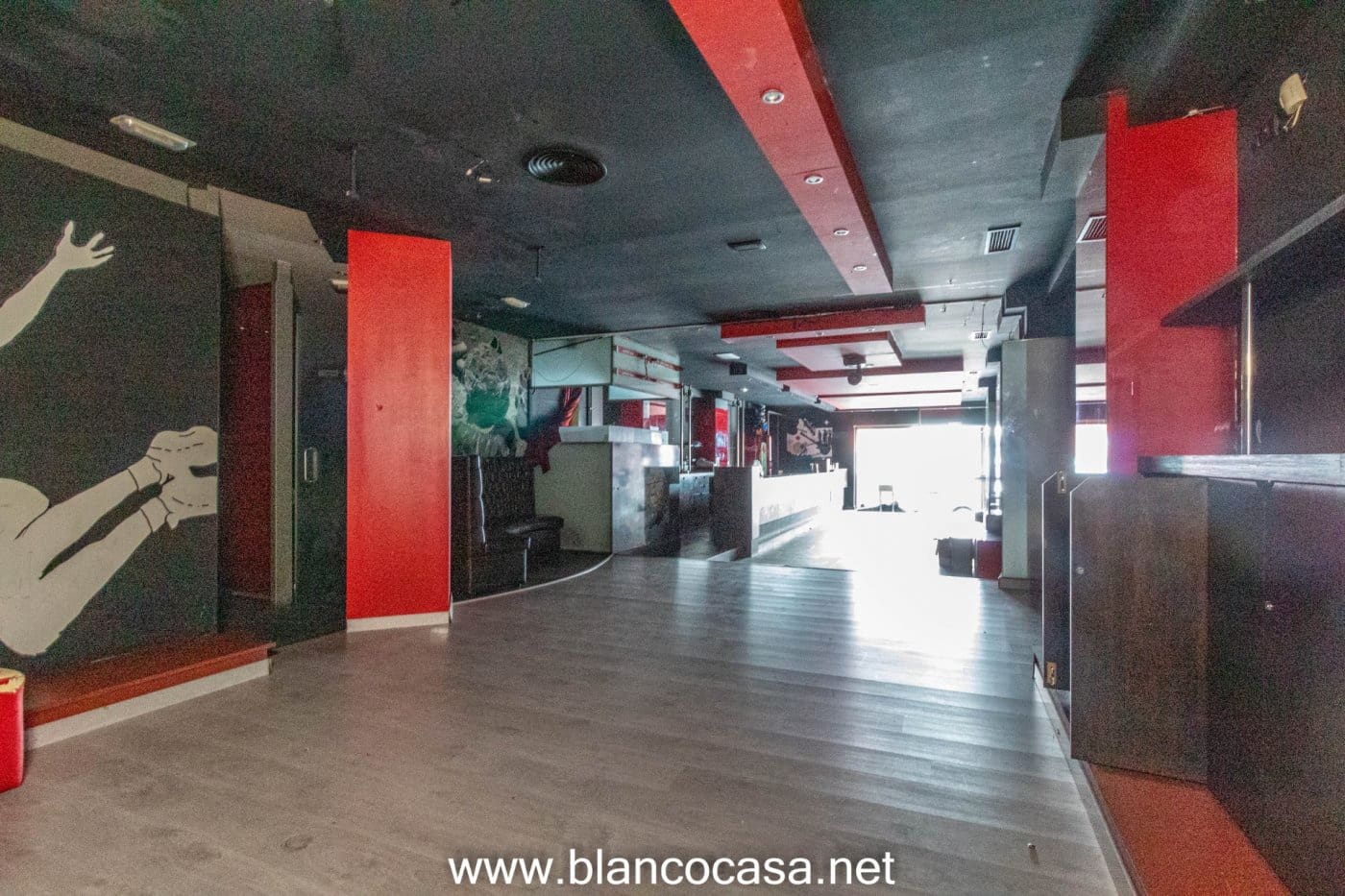 Kommersiell til salgs i A Laracha - € 92 000 (Ref: 9383475)