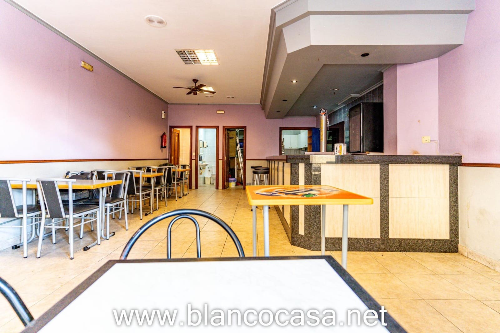 Commercieel te koop in Carballo - € 59.900 (Ref: 9383480)