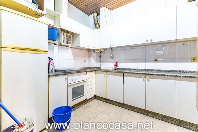 Commercial for sale in Carballo - € 59,900 (Ref: 9383480)