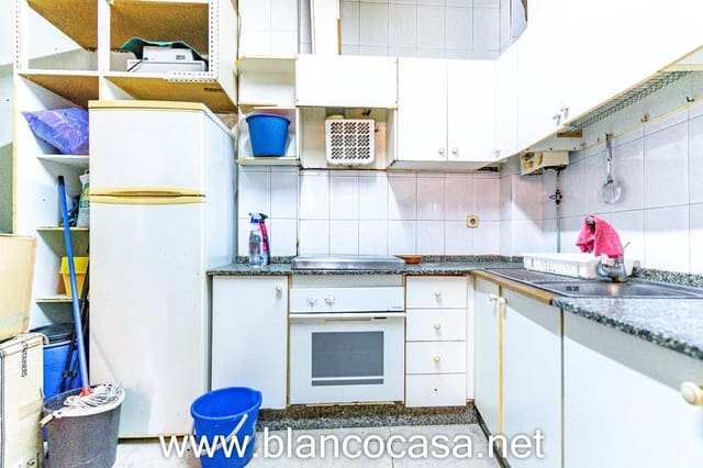 Commercial for sale in Carballo - € 59,900 (Ref: 9383480)