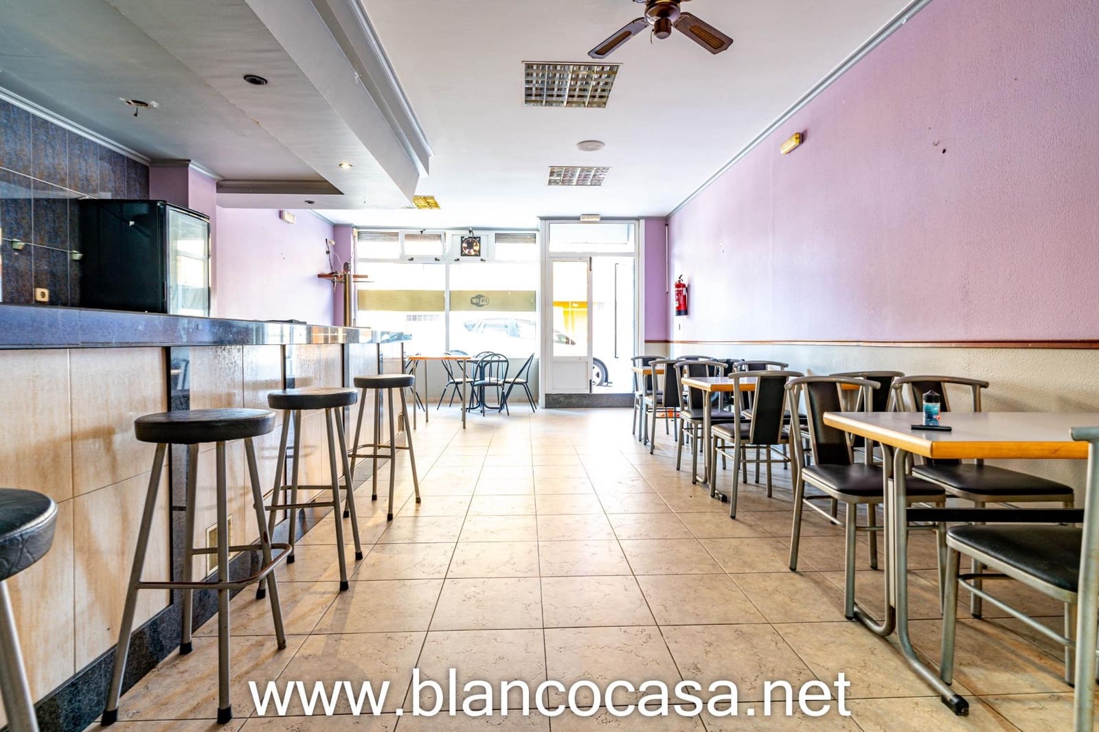 Commercieel te koop in Carballo - € 59.900 (Ref: 9383480)