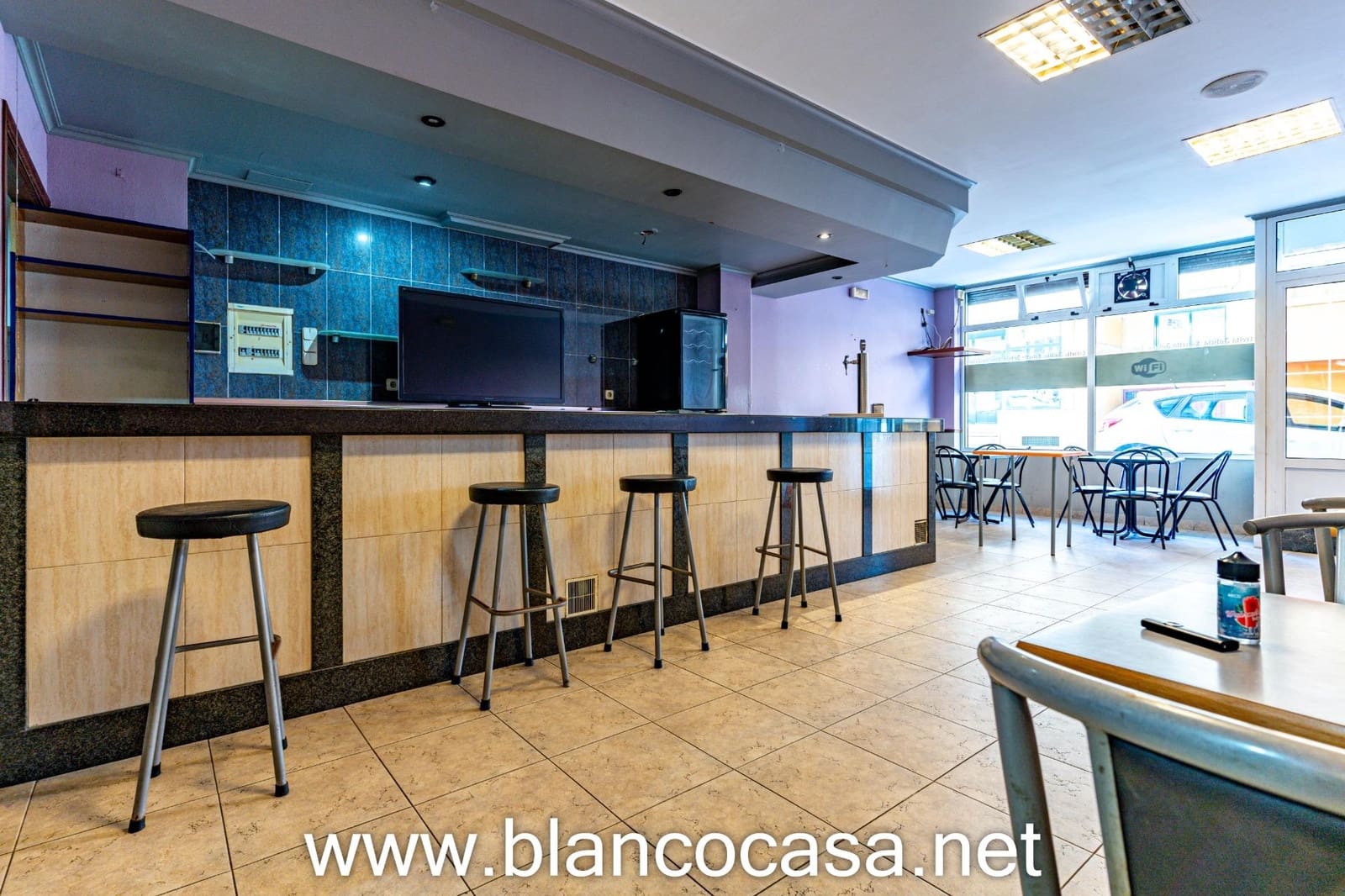 Commercieel te koop in Carballo - € 59.900 (Ref: 9383480)