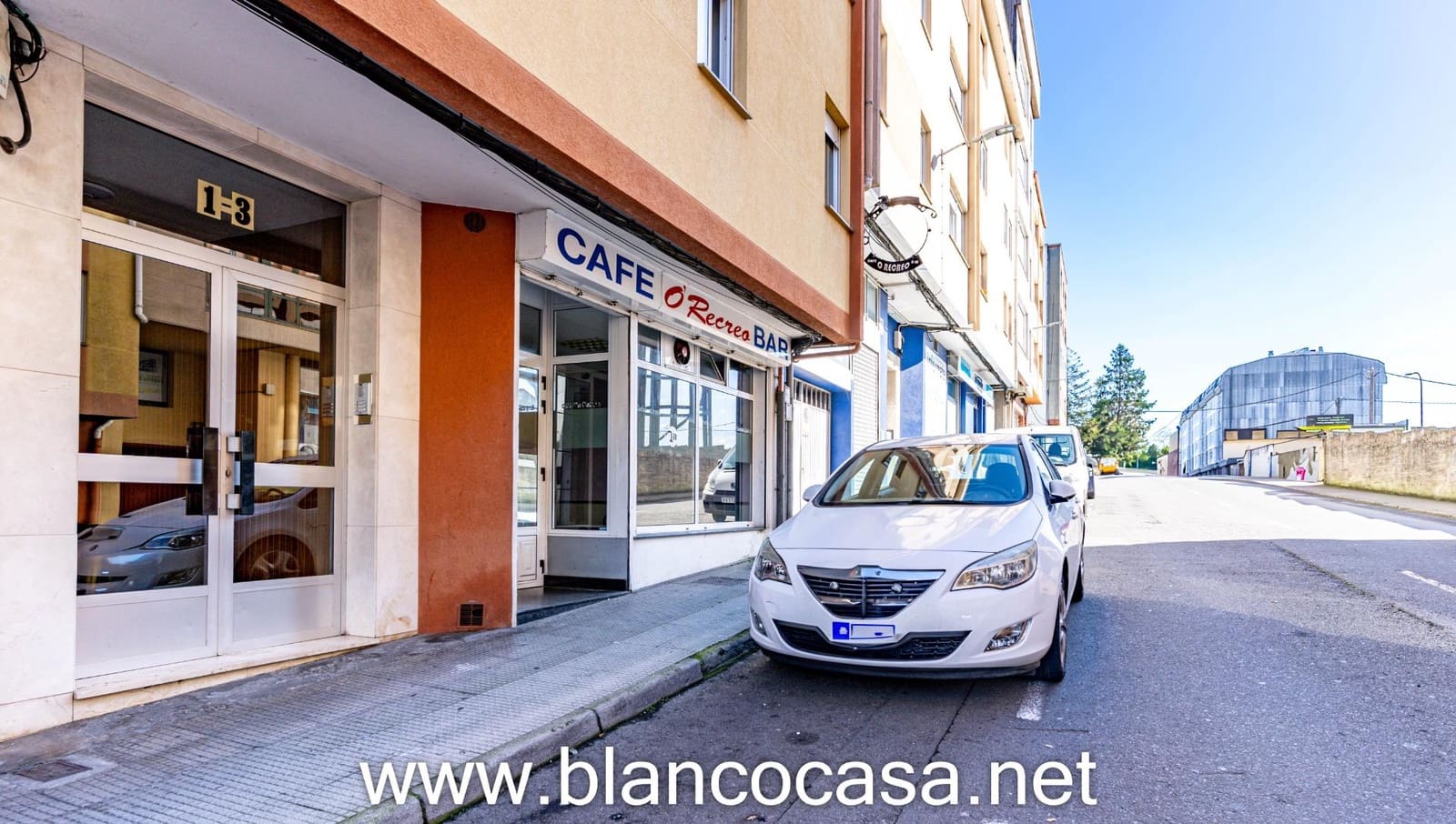 Commercieel te koop in Carballo - € 59.900 (Ref: 9383480)