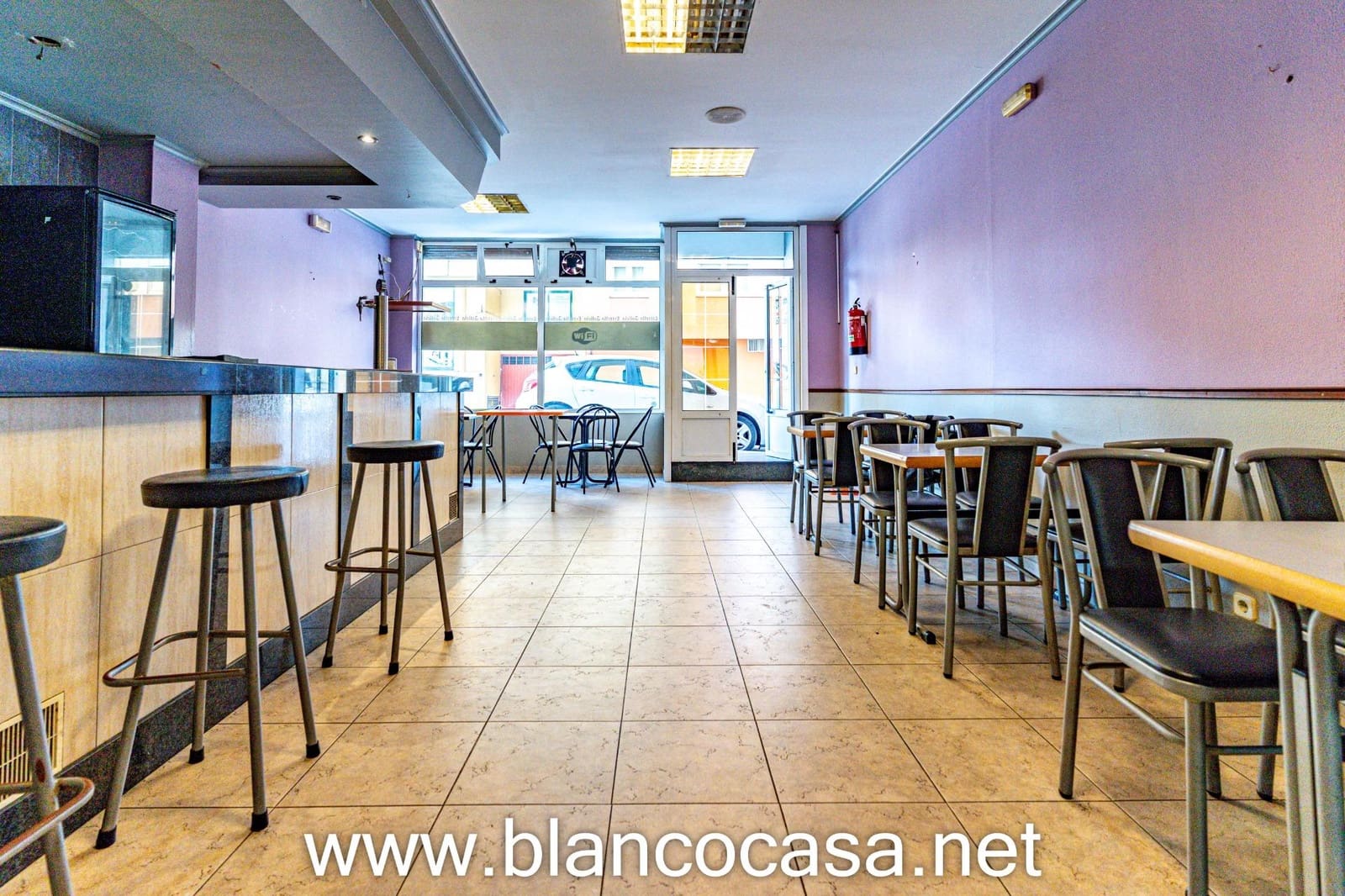 Commercieel te koop in Carballo - € 59.900 (Ref: 9383480)