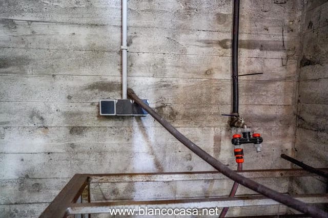 Kommersiell til salgs i Carballo - € 49 900 (Ref: 9383483)