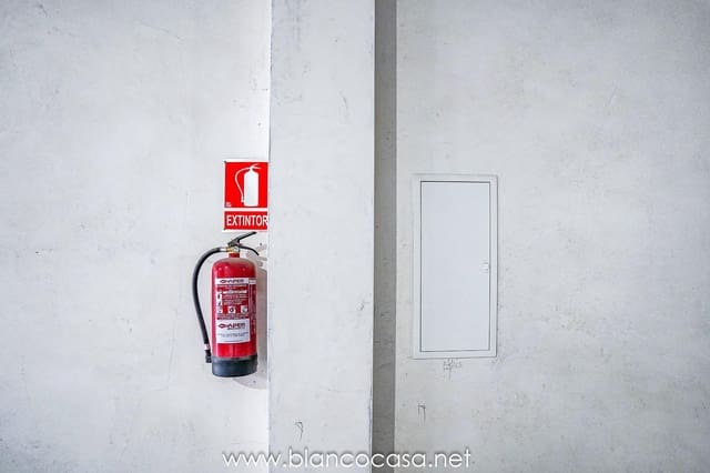 Gewerbe zu vermieten in Carballo - 390 € (Ref: 9383485)