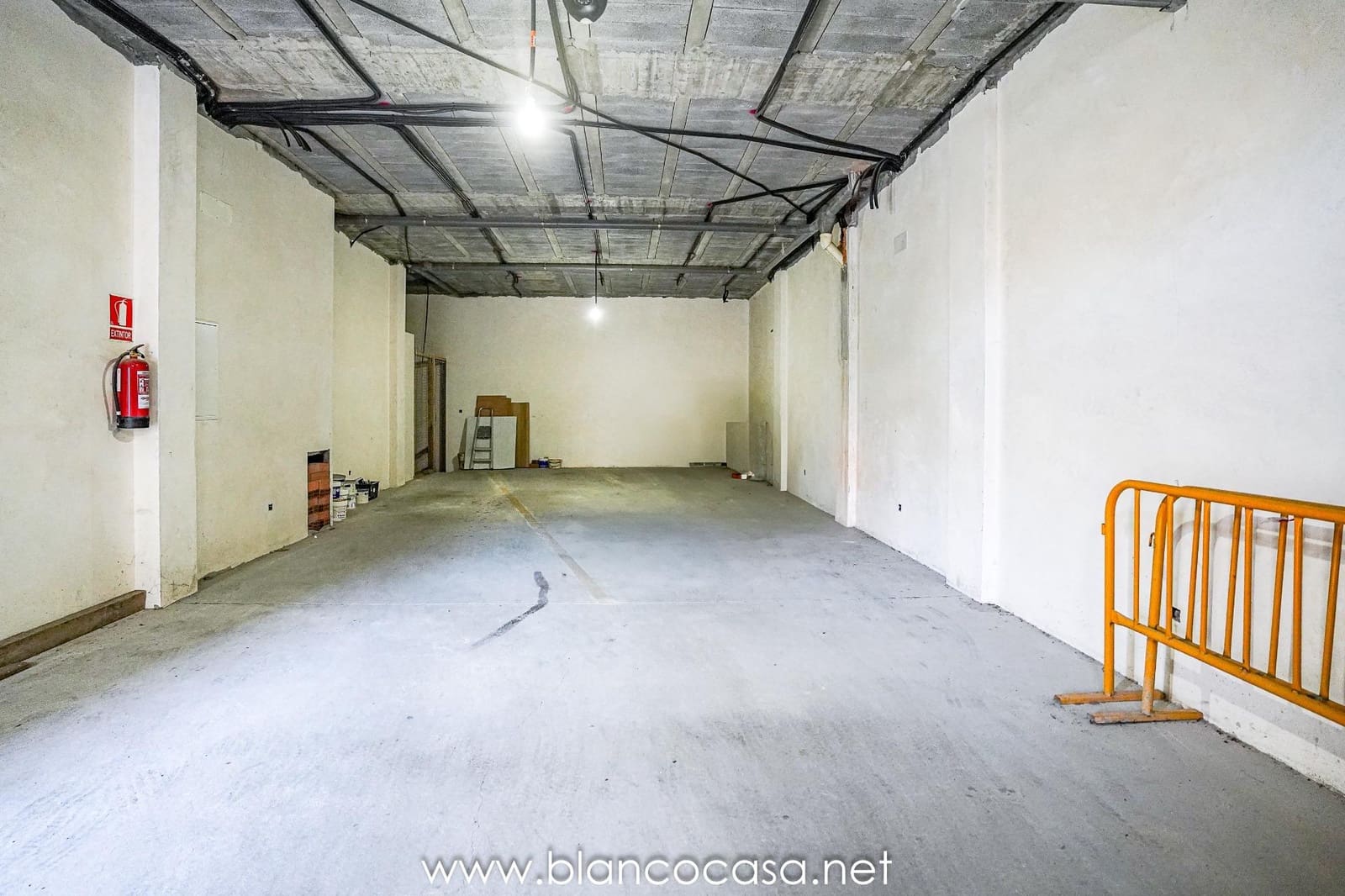 Local Comercial en Carballo en alquiler - 390 € (Ref: 9383485)