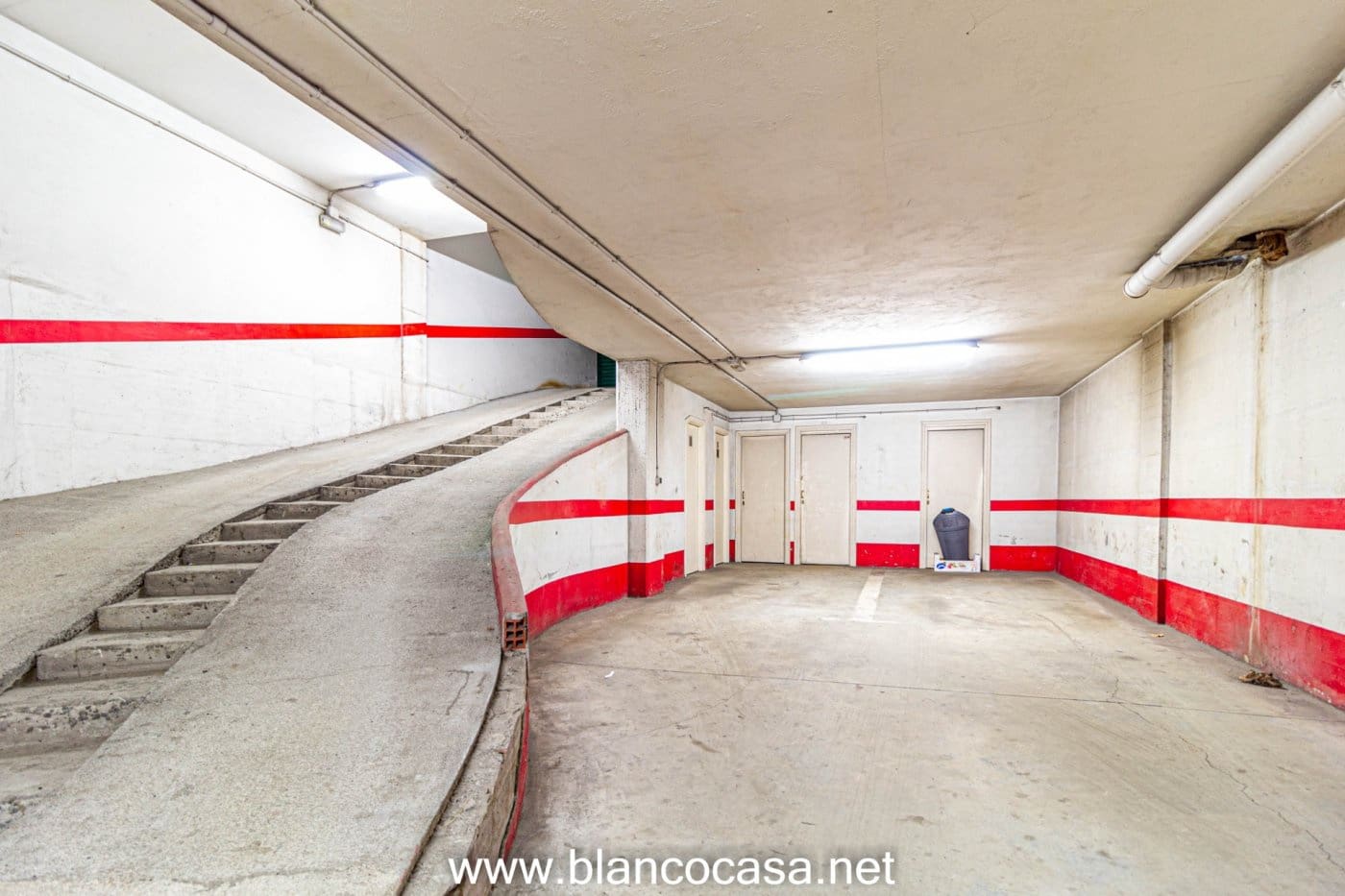 Garage in vendita in Carballo - 8.200 € (Rif: 9383486)
