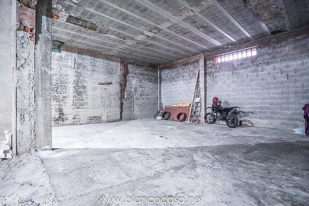 Kommersiell til salgs i Carballo - € 280 000 (Ref: 9383487)