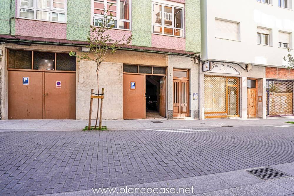 Kommersiell til salgs i Carballo - € 280 000 (Ref: 9383487)