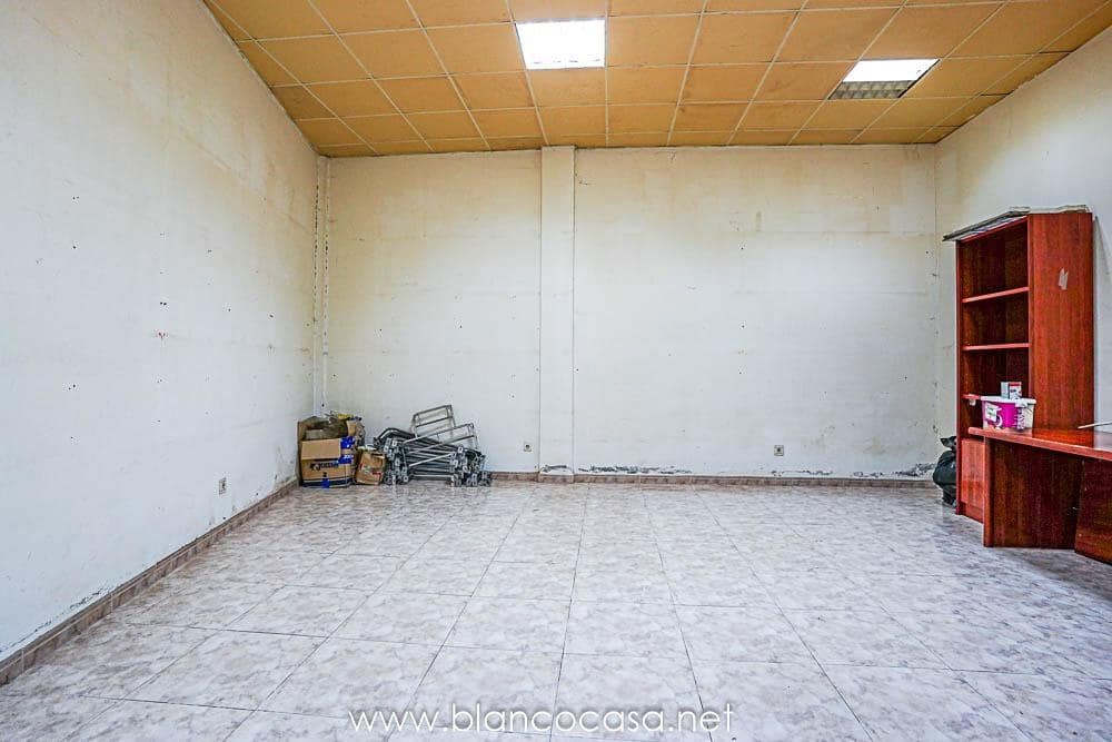 Commercieel te koop in Arteixo - € 109.900 (Ref: 9383490)