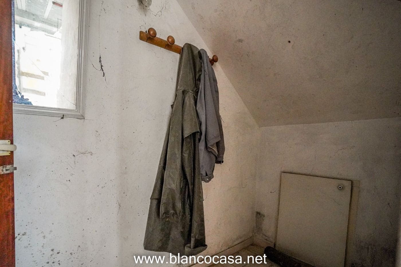 Commercial for rent in Carballo - € 350 (Ref: 9383491)