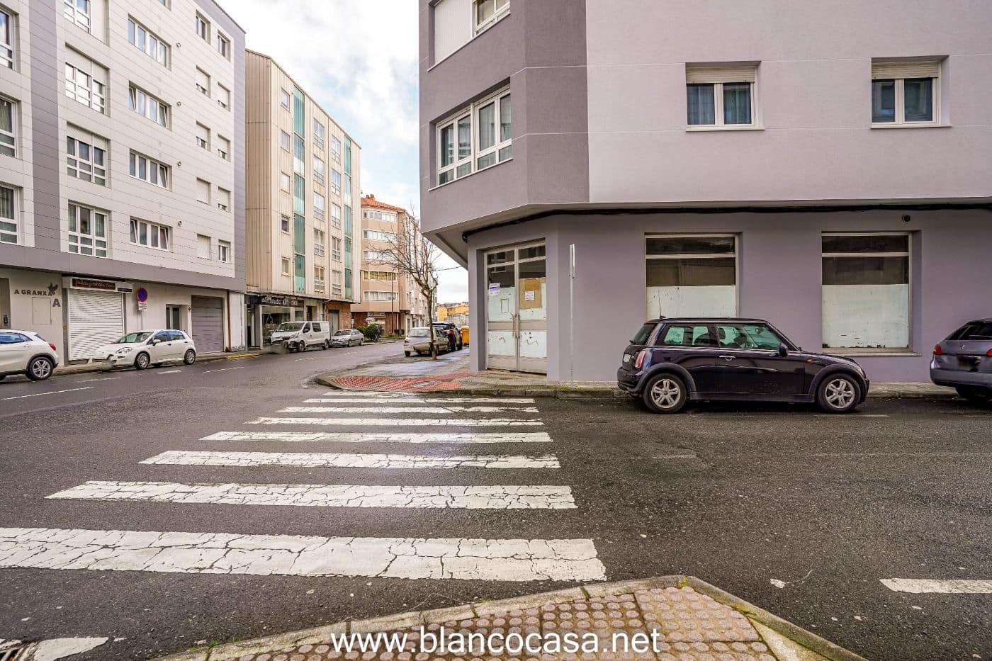 Commercial for rent in Carballo - € 350 (Ref: 9383491)