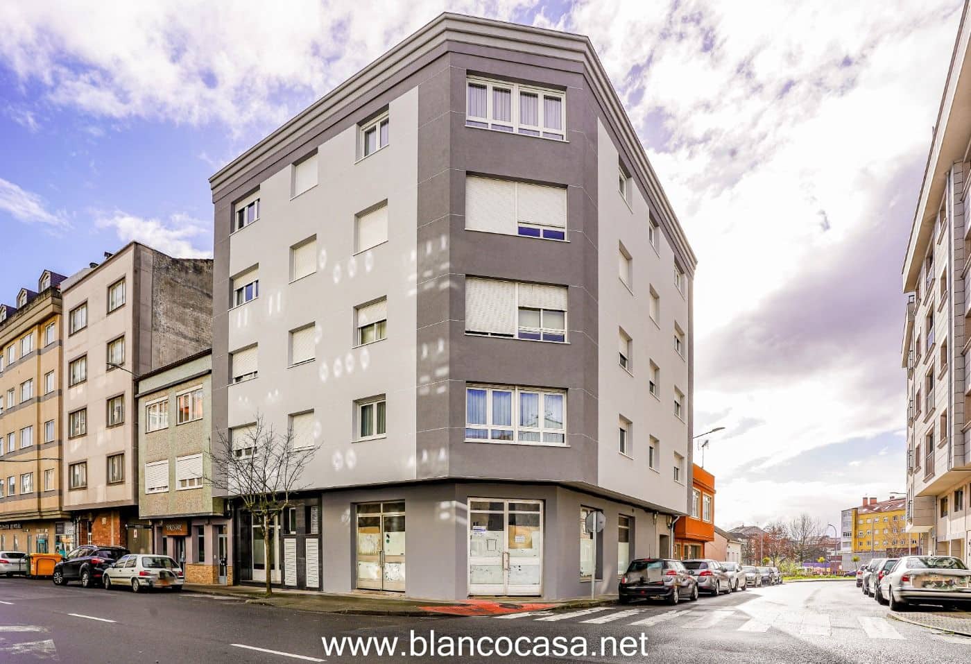 Commercial for rent in Carballo - € 350 (Ref: 9383491)