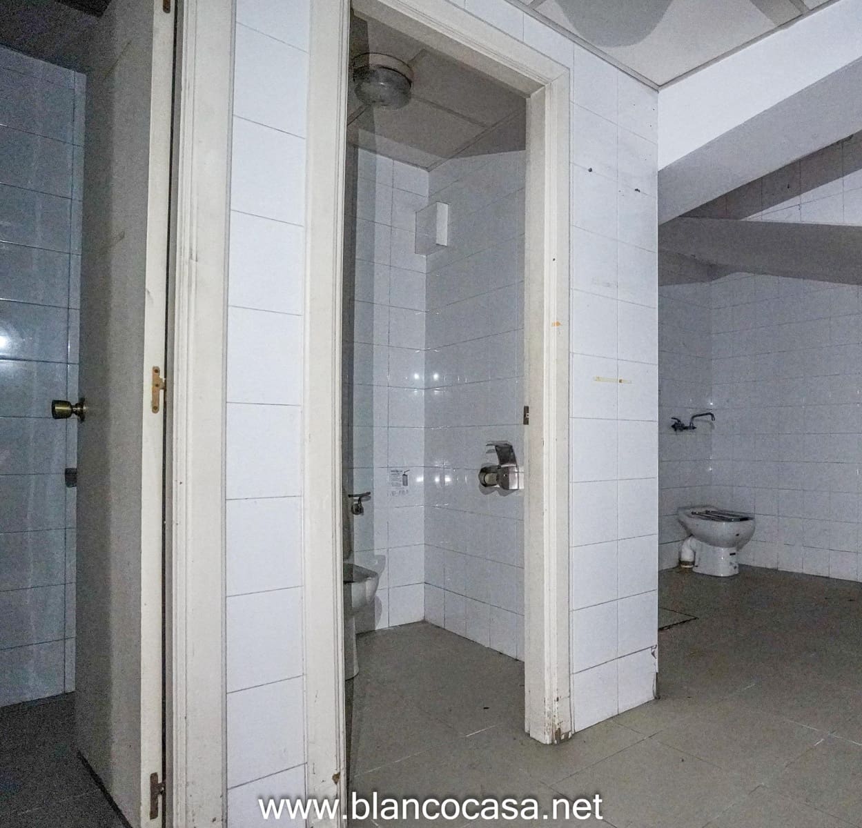 Commercieel te koop in Carballo - € 350.000 (Ref: 9383493)