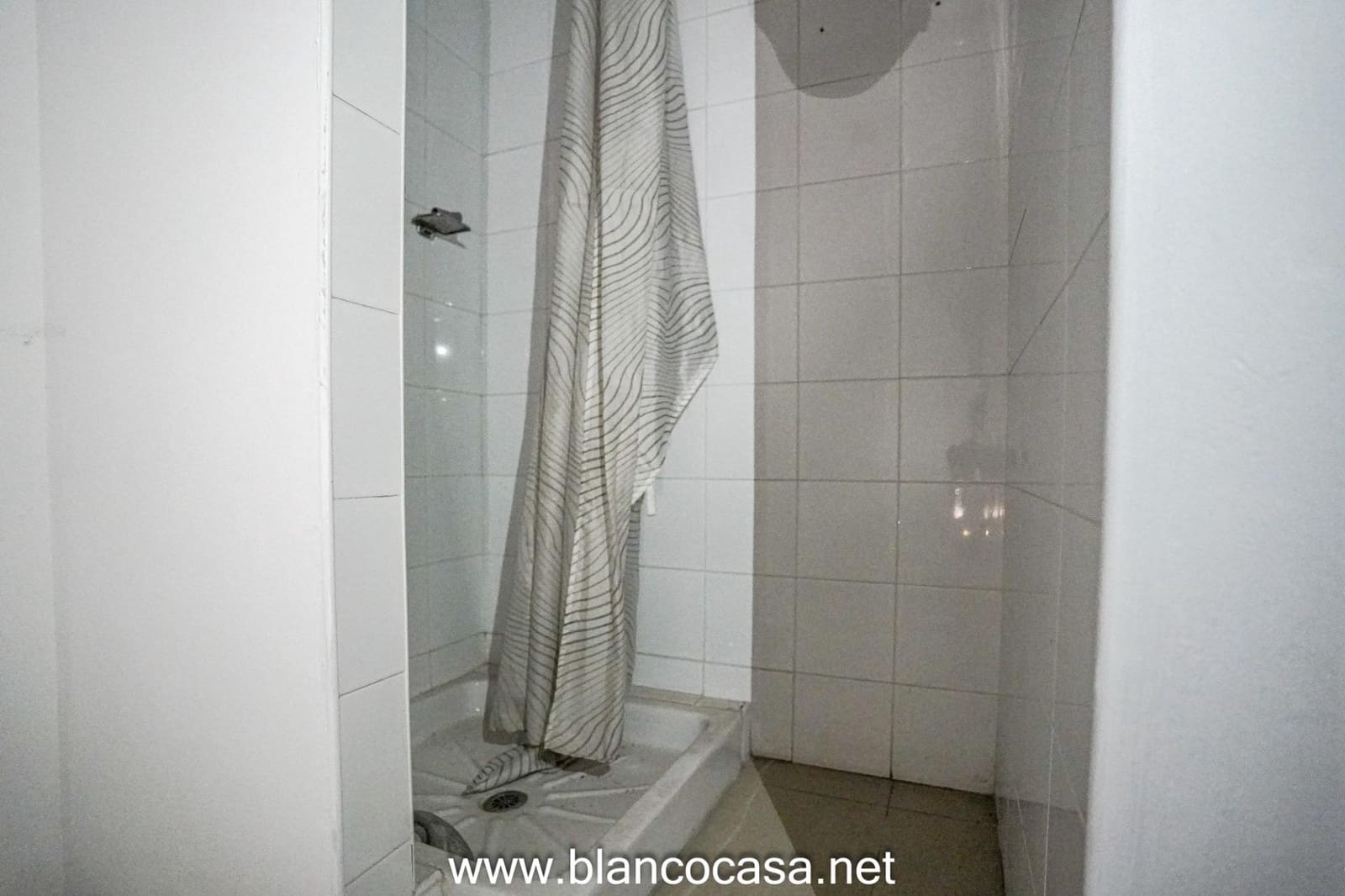 Commercieel te koop in Carballo - € 350.000 (Ref: 9383493)