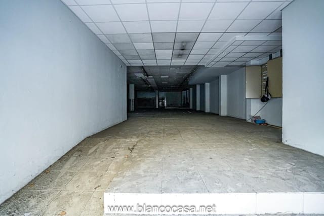 Kommersiell til salgs i Carballo - € 350 000 (Ref: 9383493)