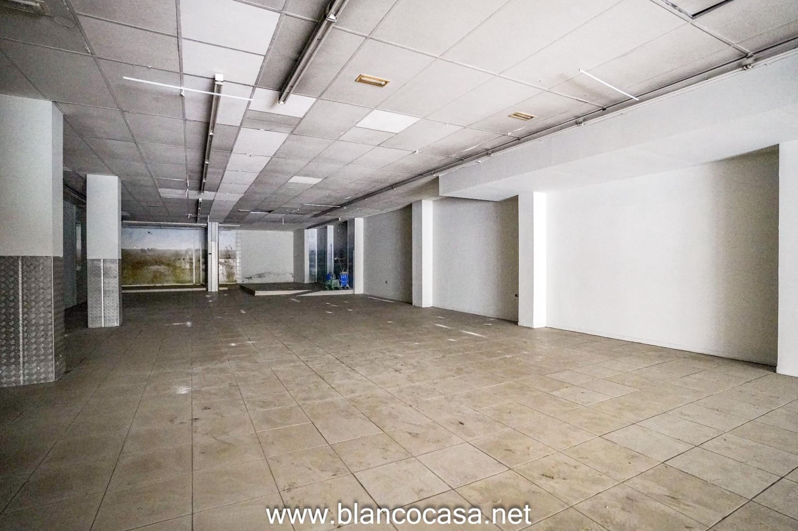 Commercieel te koop in Carballo - € 350.000 (Ref: 9383493)