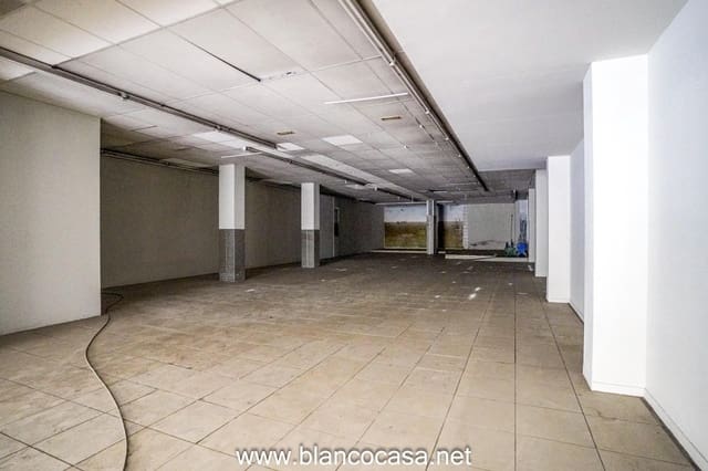 Kommersiell til salgs i Carballo - € 350 000 (Ref: 9383493)