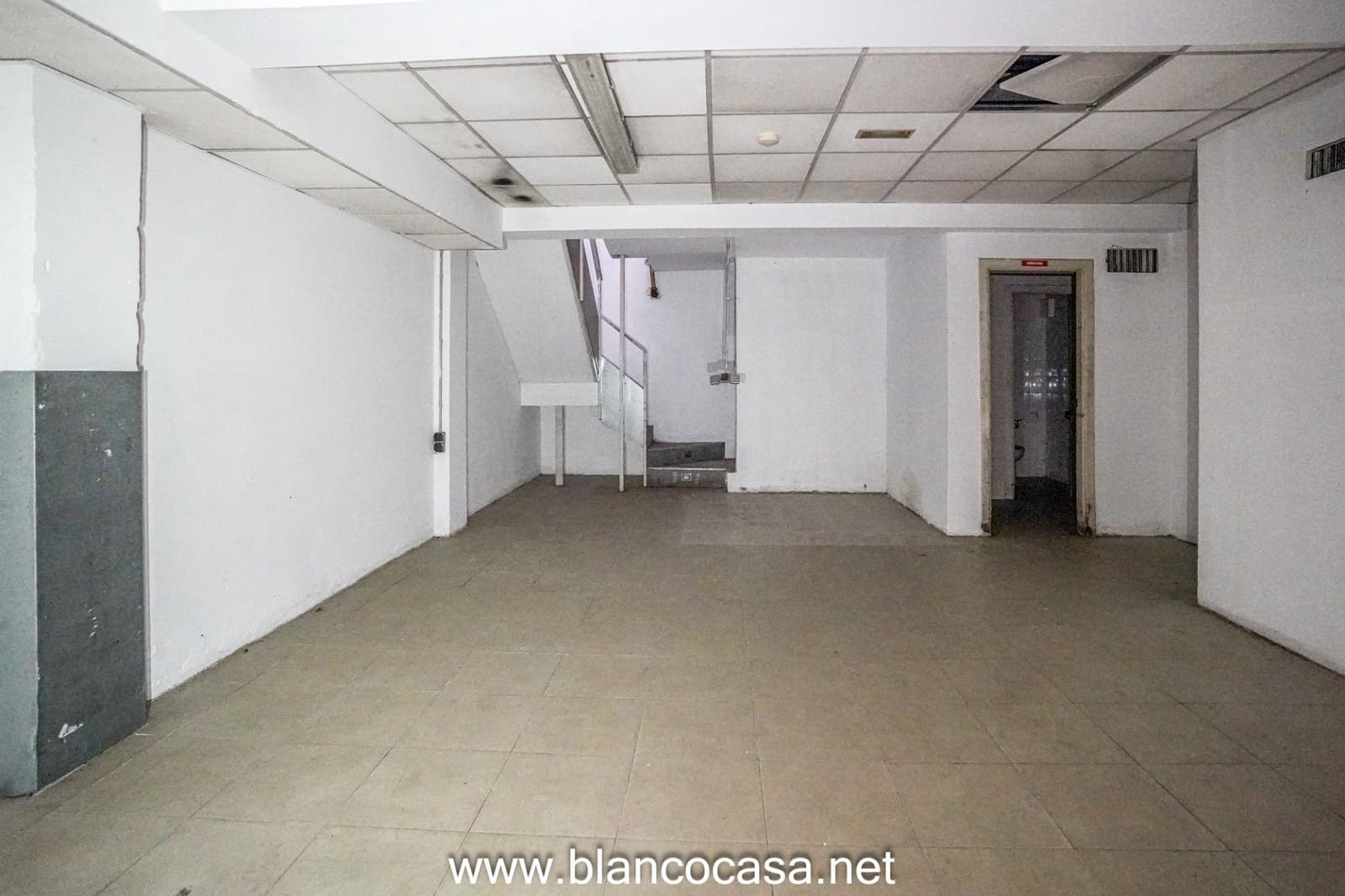 Commercieel te koop in Carballo - € 350.000 (Ref: 9383493)