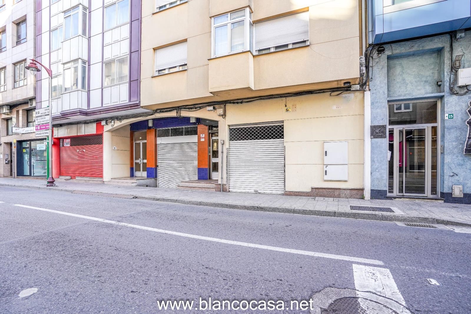 Commercieel te koop in Carballo - € 350.000 (Ref: 9383493)