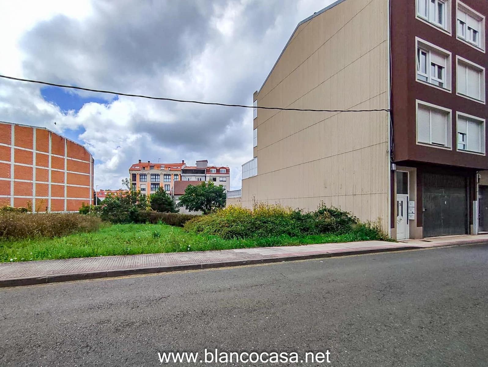 Działka budowlana na sprzedaż w Carballo - 51 900 € (Ref: 9383495)