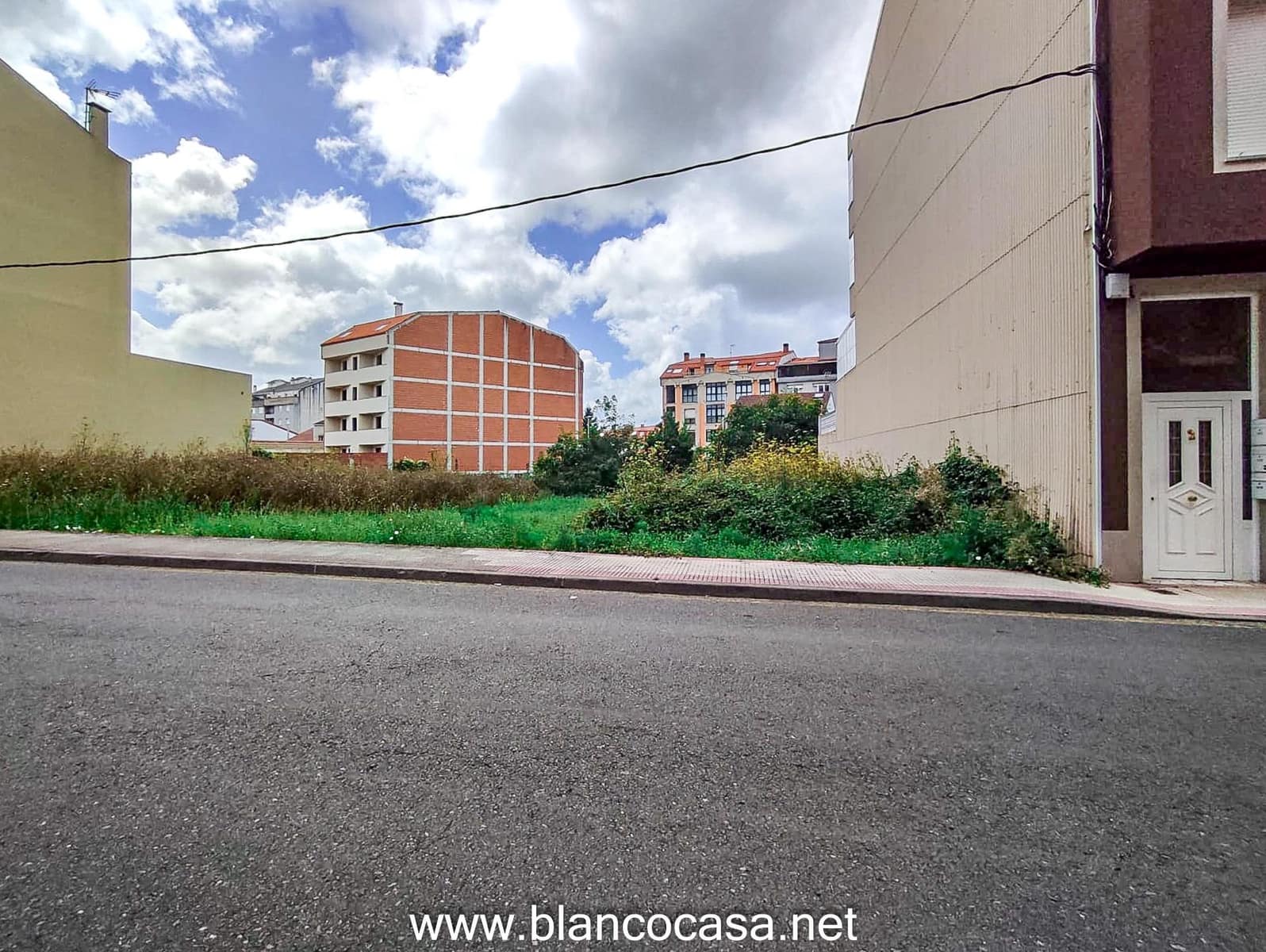 Działka budowlana na sprzedaż w Carballo - 51 900 € (Ref: 9383495)