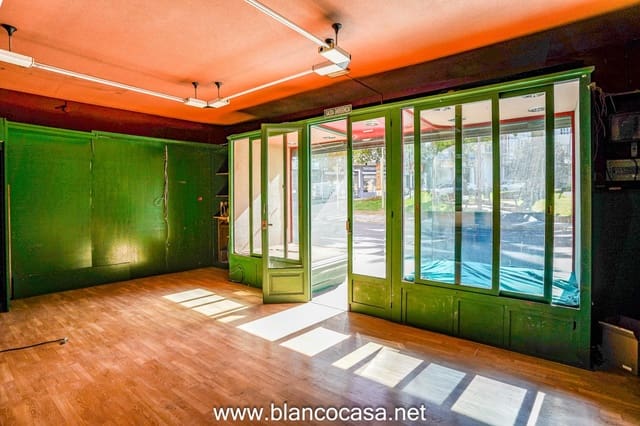 Erhverv til salg i Carballo - € 235.000 (Ref: 9383501)