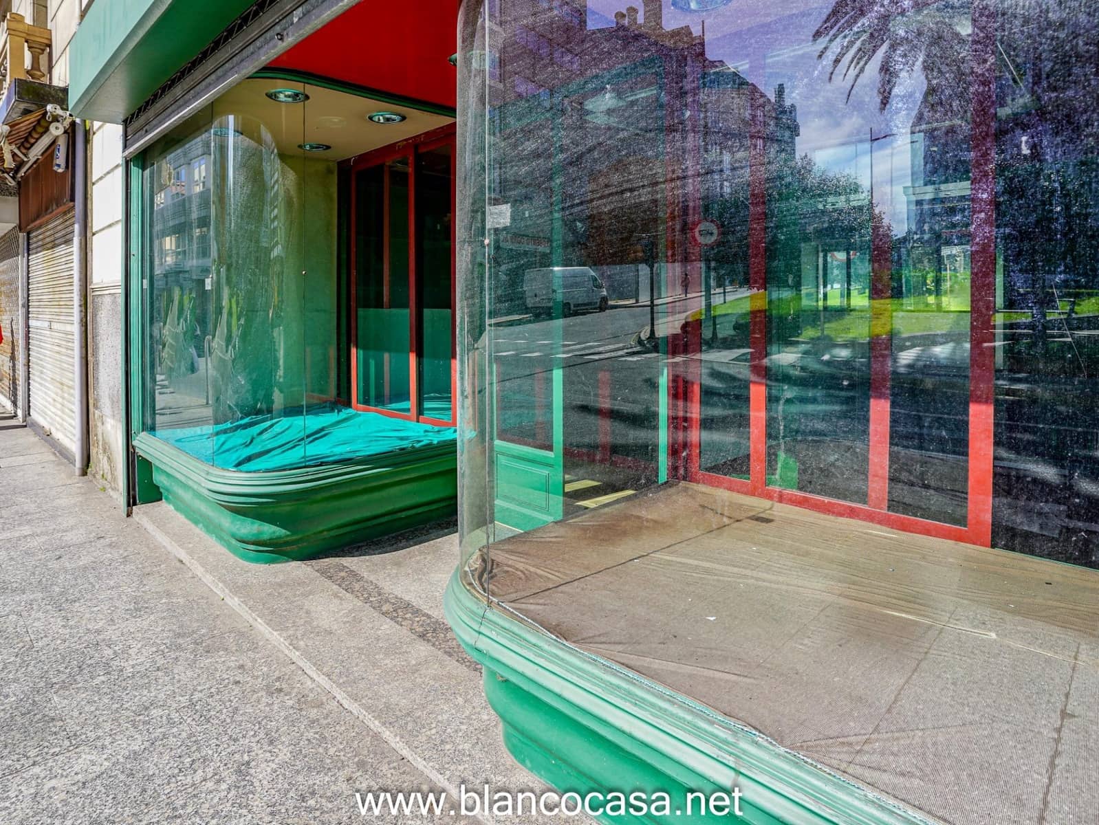 Erhverv til salg i Carballo - € 235.000 (Ref: 9383501)