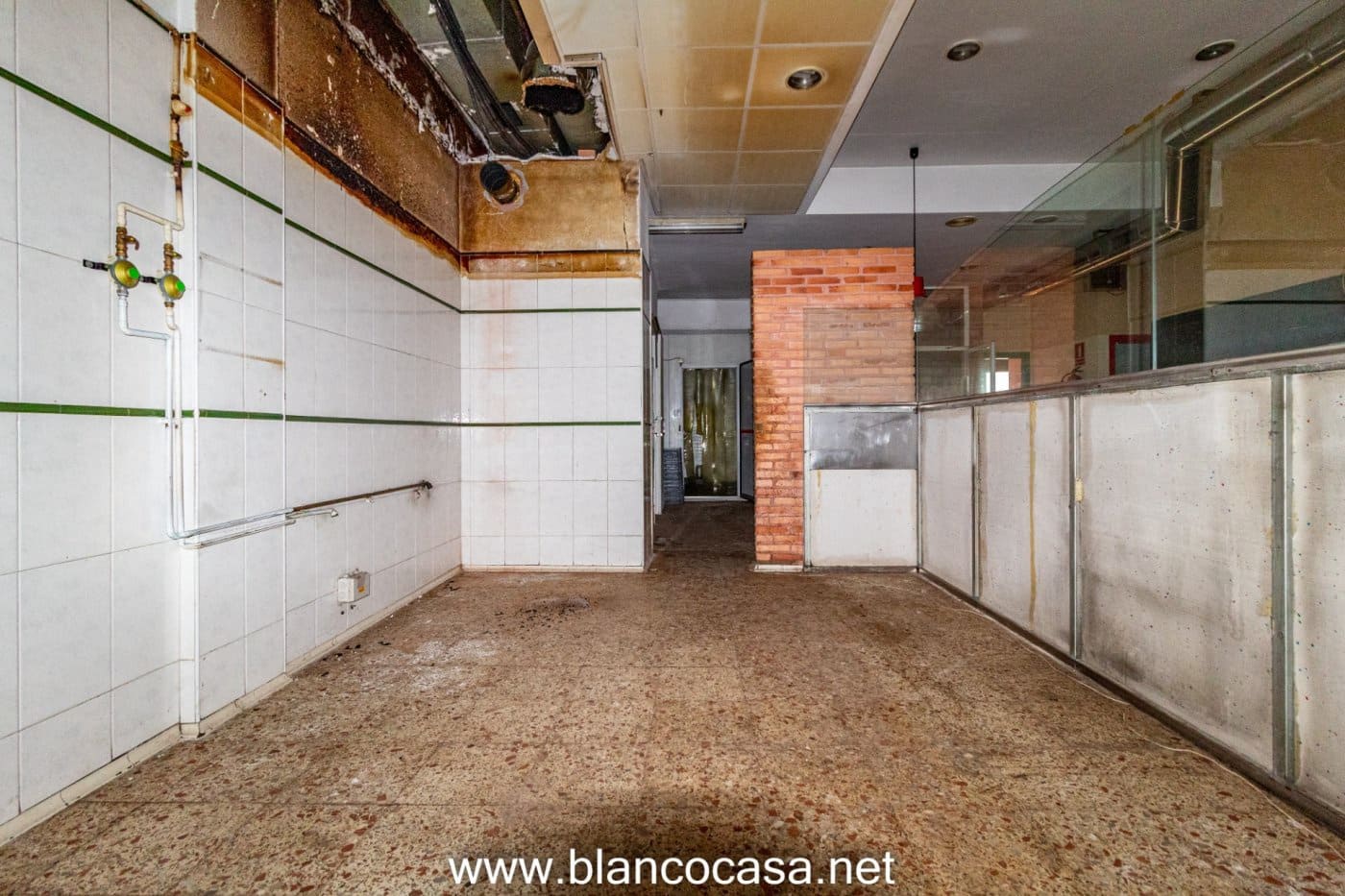 Erhverv til leje i Carballo - € 900 (Ref: 9383502)