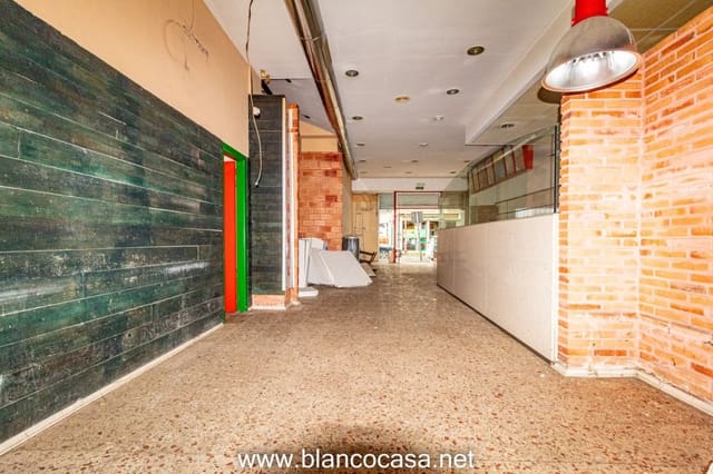 Commercial for rent in Carballo - € 900 (Ref: 9383502)