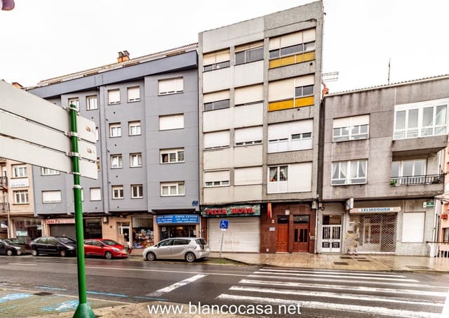 Commercial for rent in Carballo - € 900 (Ref: 9383502)