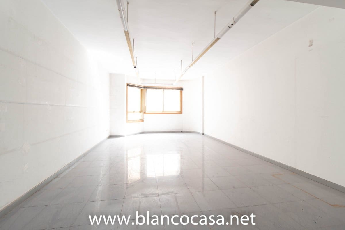 Office for rent in Carballo - € 350 (Ref: 9383505)