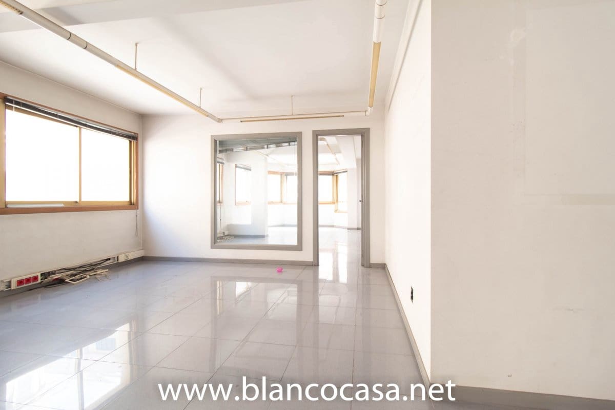 Office for rent in Carballo - € 350 (Ref: 9383505)