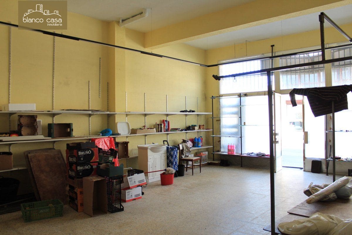 Commercial for rent in Carballo - € 500 (Ref: 9383508)