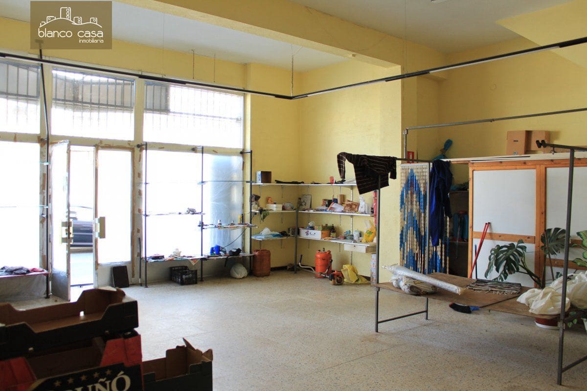 Commercial for rent in Carballo - € 500 (Ref: 9383508)