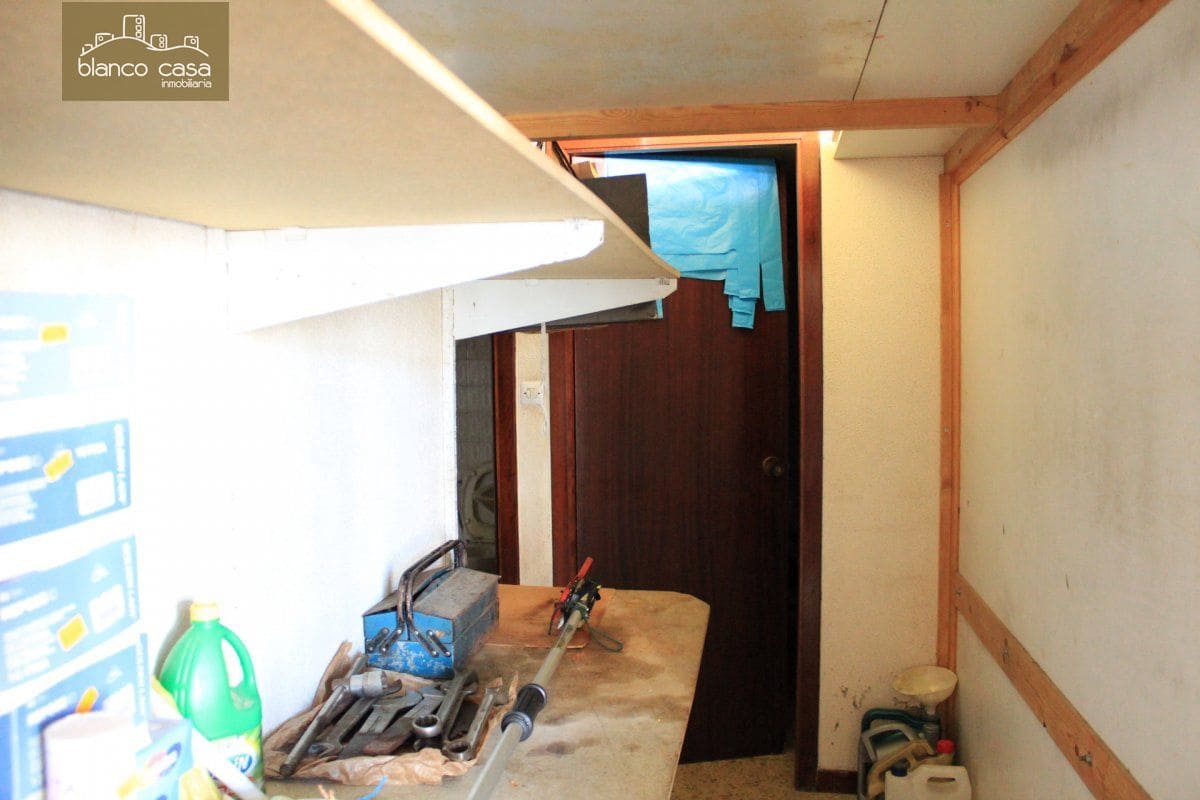 Commercial for rent in Carballo - € 500 (Ref: 9383508)